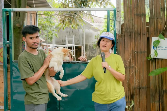 Foto galeri 2 - Interior restoran dengan desain estetik
